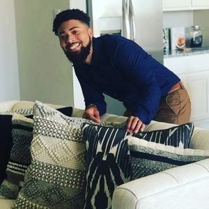 Meet your Posher, Devontae